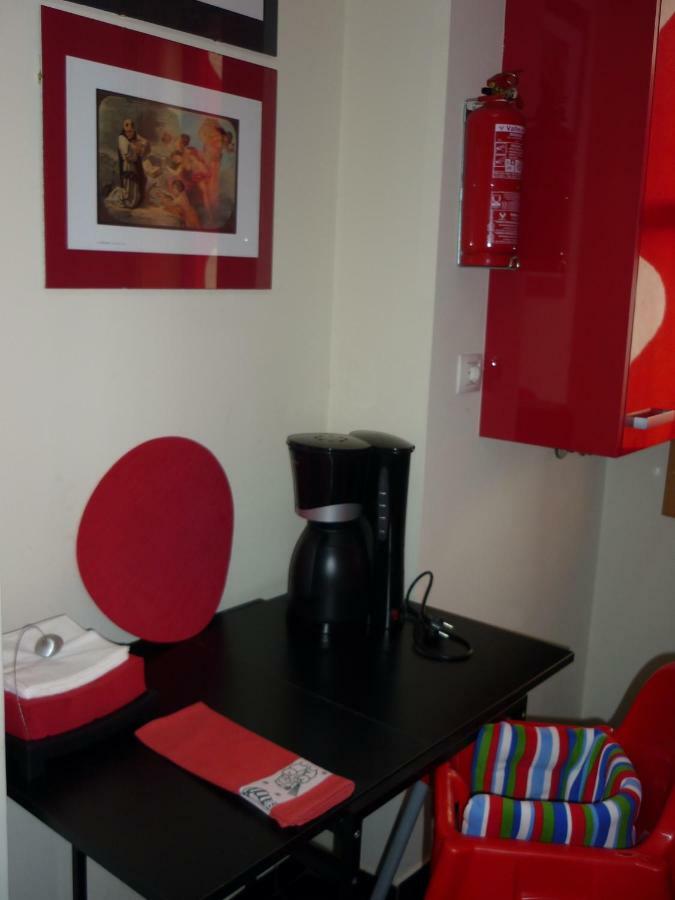 Cellars Flat Apartment บีลาโนวาเดกายา ภายนอก รูปภาพ